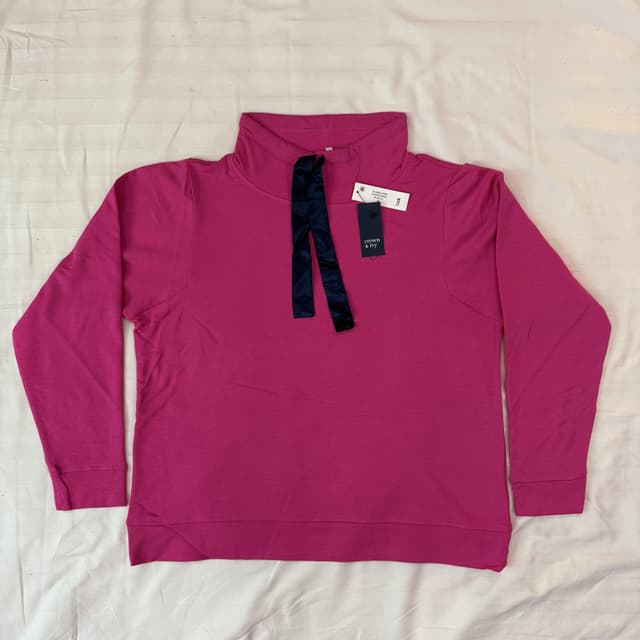 Crown & Ivy Pink Mock Neck Long Sleeve Top - NWT - Size medium (M)